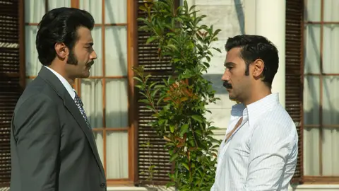 Yilmaz y Demir en 'Tierra Amarga' Yilmaz y Demir en 'Tierra Amarga'