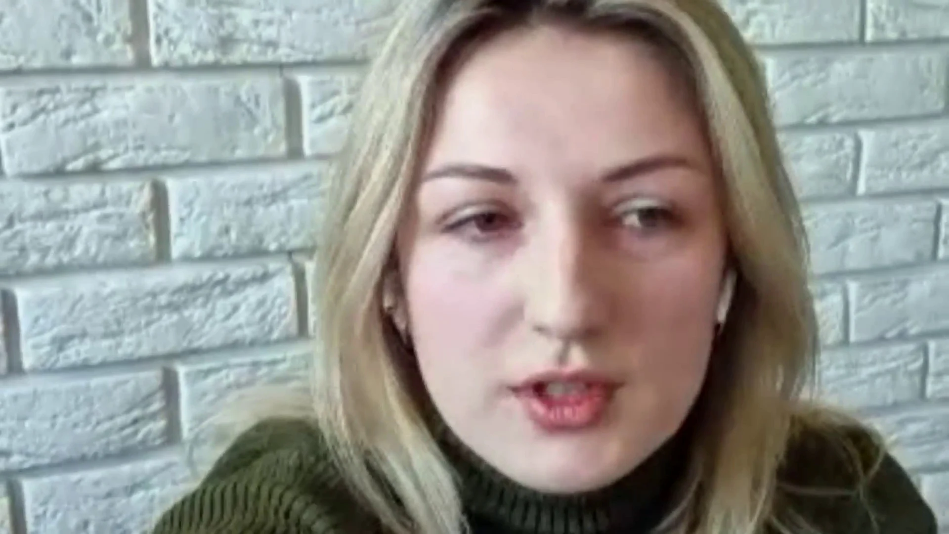 Ver&oacute;nica Dikhtiar, una joven ucraniana que ha decidido quedarse en las afueras bombardeadas de Kiev: "Aguantamos como podemos, pero cada d&iacute;a se pone m&aacute;s y m&aacute;s dif&iacute;cil"