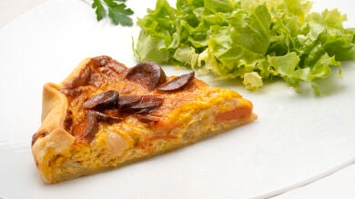 Para que disfrute toda la familia: quiche de salchichas