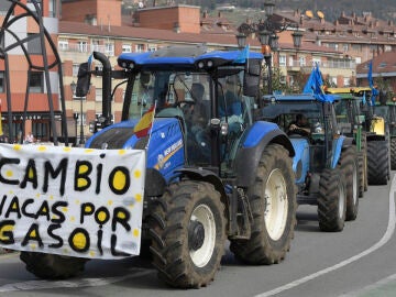 Diversos colectivos de transporte y ganaderos se manifiestan en Oviedo este sábado