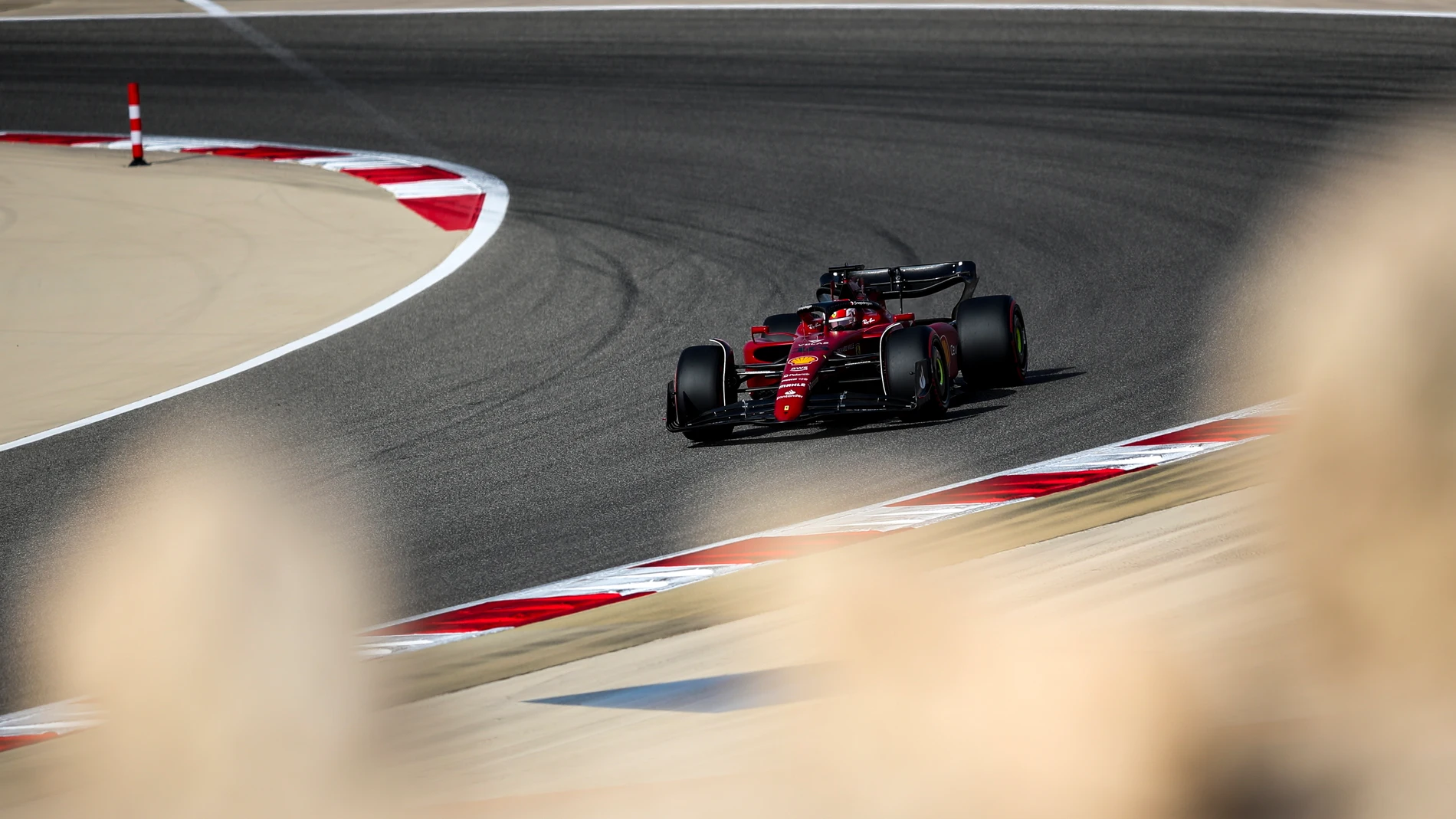 Leclerc se lleva la primera pole del año en Baréin, Sainz 3º y Alonso 8º
