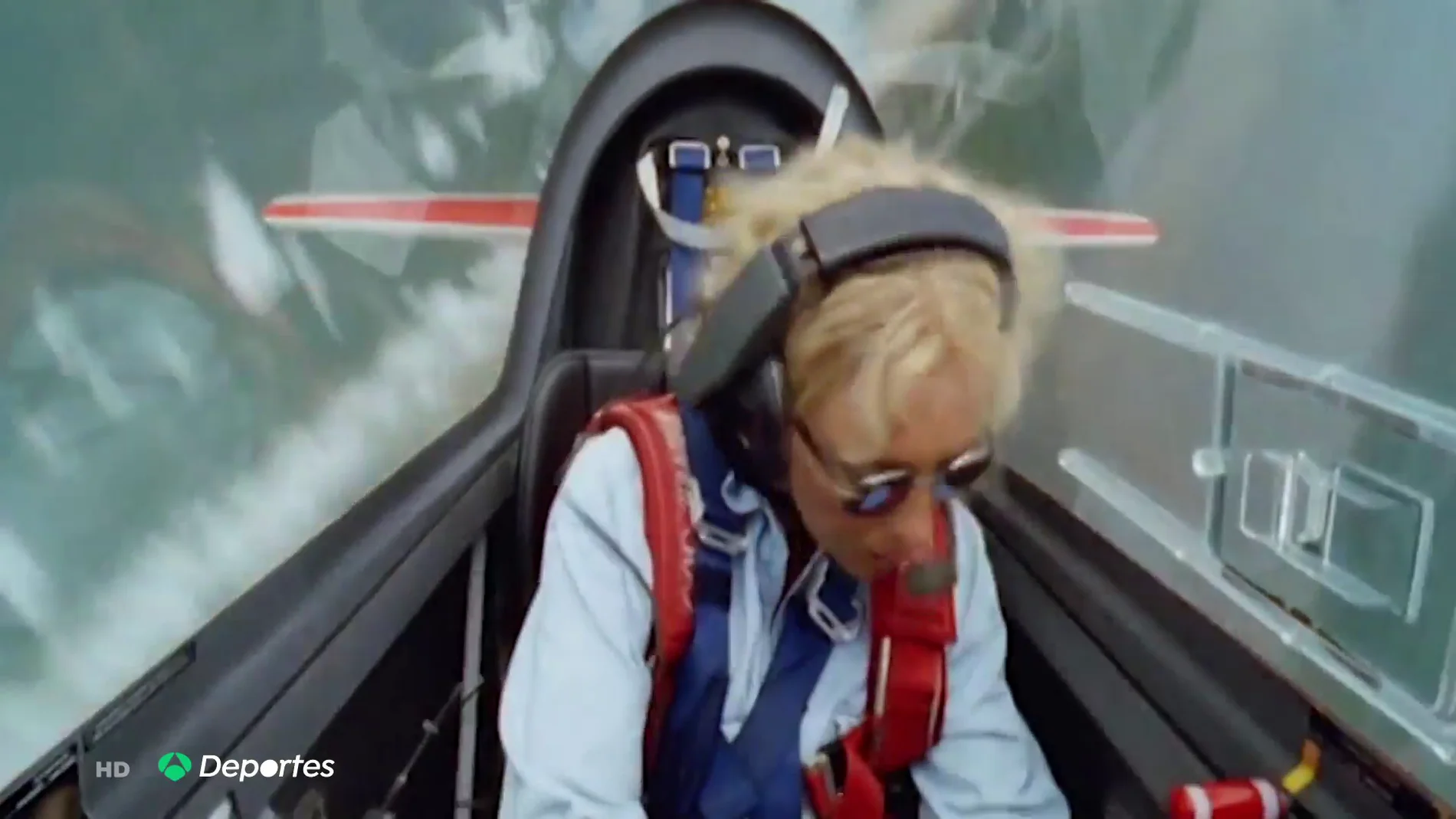 Patty Wagstaff, una de las mejores pilotos de vuelo acrobático de la historia sigue en activo a sus 70 años