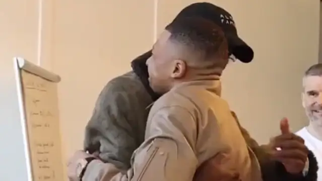 Mbappé se 'confiesa' entre risas a Pogba: "Estoy muy harto" Mbappé se 'confiesa' entre risas a Pogba: "Estoy muy harto"