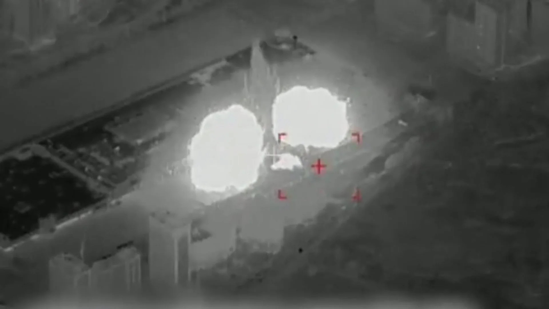 El video del momento en el que un misil ruso de alta precisión destruye un centro comercial en Kiev El video del momento en el que un misil ruso de alta precisión destruye un centro comercial en Kiev
