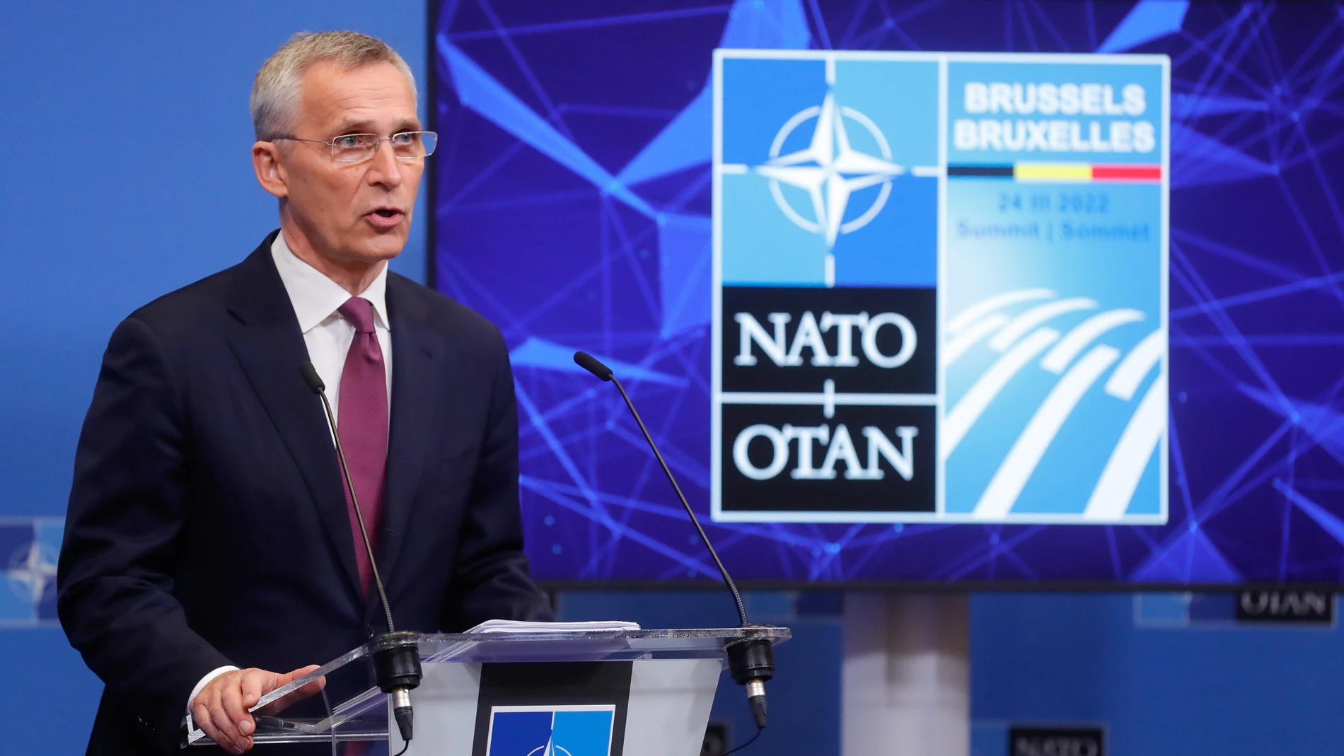 La OTAN refuerza su despliegue militar enviando más tropas al este 