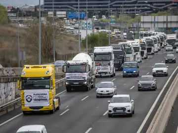 Los camioneros se quejan de que no les es rentable trabajar por el precio de la gasolina Los camioneros se quejan de que no les es rentable trabajar por el precio de la gasolina