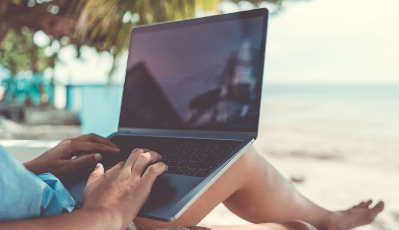 Teletrabajo en la playa