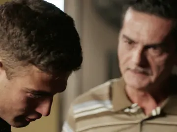 Exigencia y mano dura en la familia Roig: Hugo, abofeteado tras decepcionar a su padre Exigencia y mano dura en la familia Roig: Hugo, abofeteado tras decepcionar a su padre
