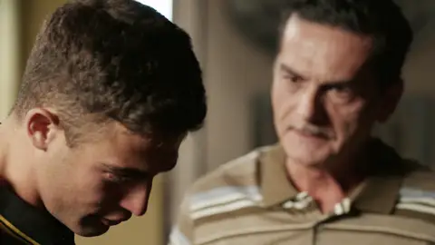 Exigencia y mano dura en la familia Roig: Hugo, abofeteado tras decepcionar a su padre Exigencia y mano dura en la familia Roig: Hugo, abofeteado tras decepcionar a su padre