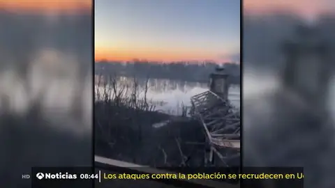 Rusia bombardea un puente en Chernigov Rusia bombardea un puente en Chernigov que se utilizaba para la evacuación civil
