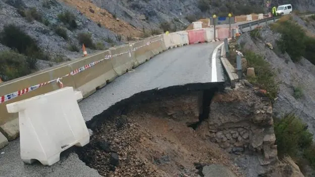 Las fuertes lluvias desbordan varios r&iacute;os: "&iexcl;No se ve la v&iacute;a para atravesar el r&iacute;o, cada vez lleva m&aacute;s agua!"