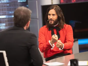 Jared Leto confiesa en 'El Hormiguero 3.0' que posee... ¡una guillotina!: "Estoy esperando para probarla" Jared Leto confiesa en 'El Hormiguero 3.0' que posee... ¡una guillotina!: "Estoy esperando para probarla"