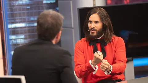 Jared Leto confiesa en 'El Hormiguero 3.0' que posee... ¡una guillotina!: "Estoy esperando para probarla" Jared Leto confiesa en 'El Hormiguero 3.0' que posee... ¡una guillotina!: "Estoy esperando para probarla"