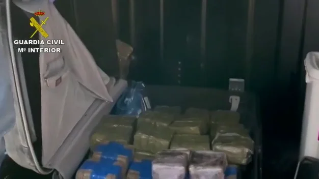 Tres detenidos en una operación antidroga en Tenerife pertenecientes a una banda criminal Tres detenidos en una operación antidroga en Tenerife pertenecientes a una banda criminal