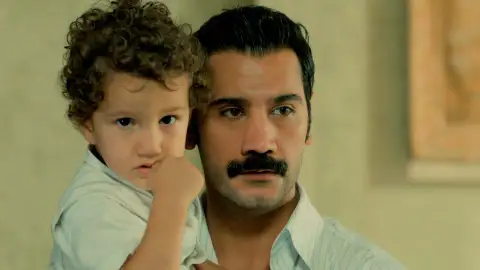 Yilmaz secuestra al pequeño Adnan Yilmaz secuestra al pequeño Adnan