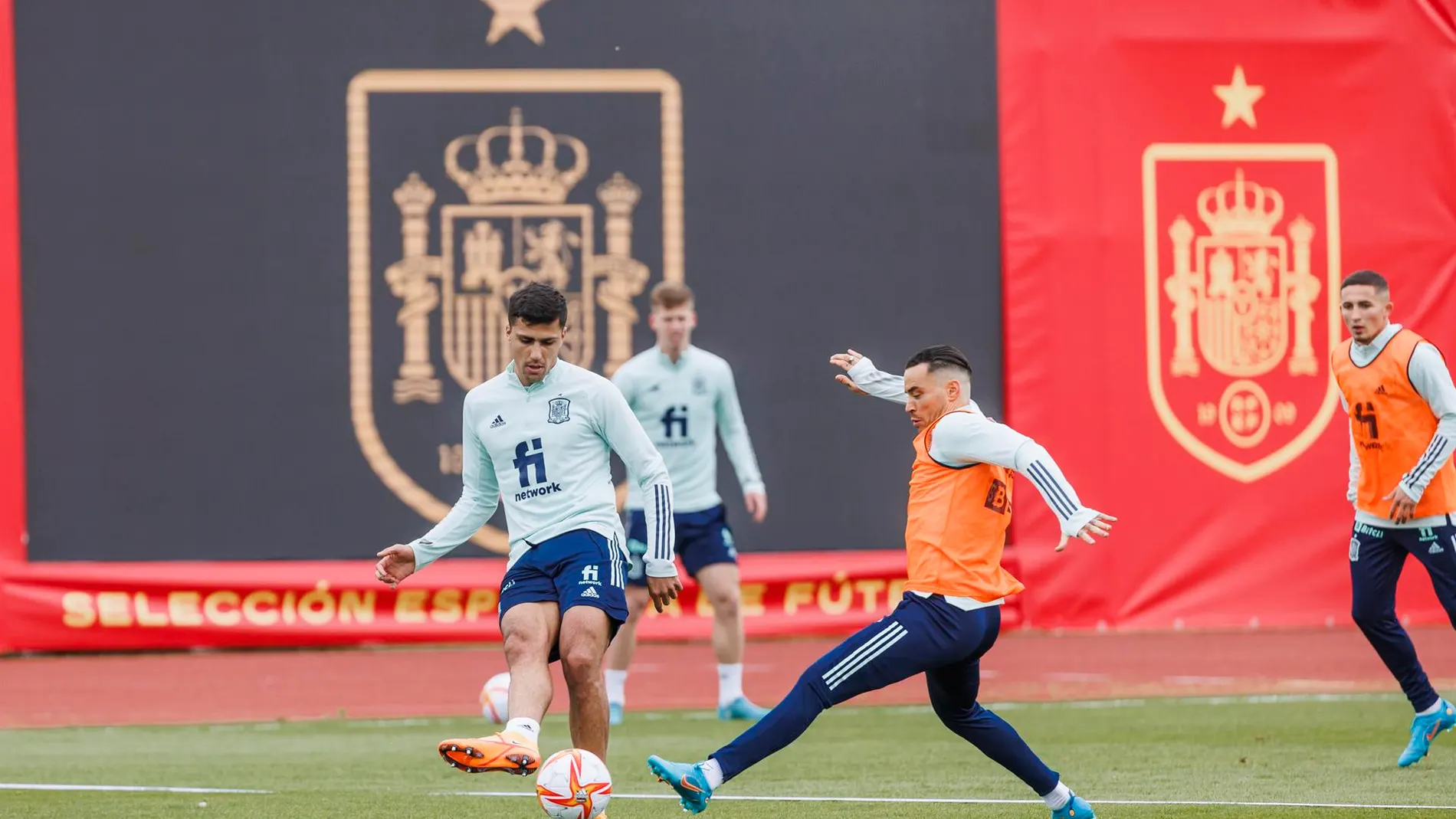Raúl de Tomás durante un entrenamiento con la Selección española