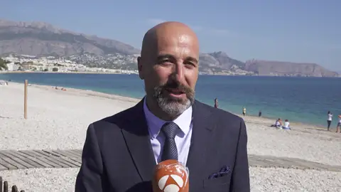 "Defiende un mundo oscuro, pero de cara a la galería es impecable": Antonio Gil desvela por qué luchó para interpretar a Eloy "Defiende un mundo oscuro, pero de cara a la galería es impecable": Antonio Gil desvela por qué luchó para interpretar a Eloy