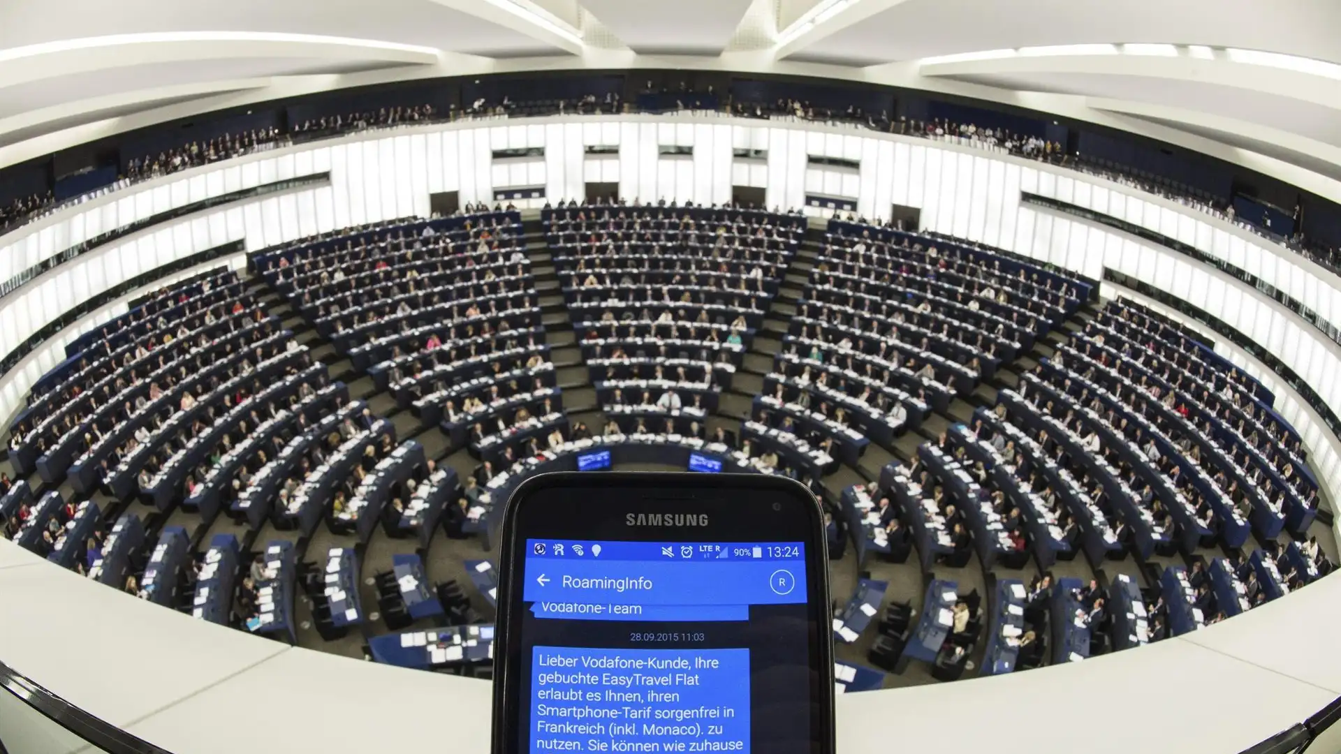 La Eurocámara ratifica la prórroga de diez años para la itinerancia gratuita La Eurocámara ratifica la prórroga de diez años para la itinerancia gratuita