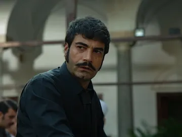 Demir en el capítulo 71 de 'Tierra Amarga' Demir en el capítulo 71 de 'Tierra Amarga'