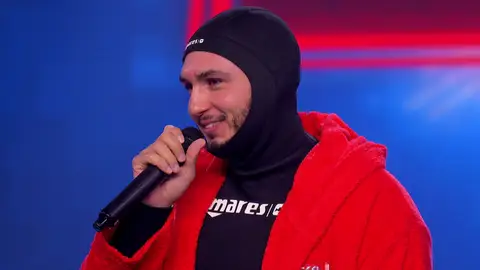 Omar Montes pone en un aprieto a Santiago Segura Omar Montes pone en un aprieto a Santiago Segura