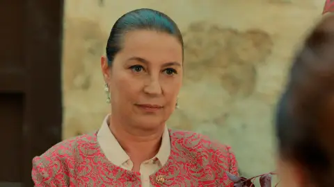 Hünkar humilla a Sevda: “Demir cuida de ti porque su padre se lo pidió” Hünkar humilla a Sevda: “Demir cuida de ti porque su padre se lo pidió”