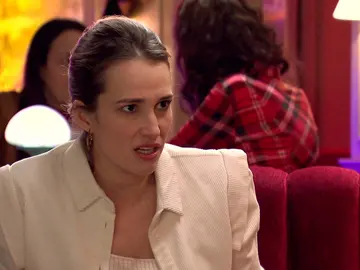 Emilio, ¿a punto de cargarse su relación con Julieta? Emilio, ¿a punto de cargarse su relación con Julieta?