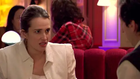 Emilio, ¿a punto de cargarse su relación con Julieta? Emilio, ¿a punto de cargarse su relación con Julieta?