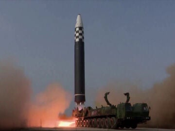 Corea del Sur responde al lanzamiento del nuevo misil intercontinental norcoerano con la movilización de cazas furtivos