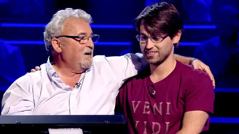 “Tonto no soy tampoco”: El momentazo del hijo de Carmelo al ‘aprender’ qué es un pichichi en ‘¿Quién quiere ser millonario?’ Eric se ha convertido en el divertido protagonista de esta pregunta sobre fútbol que vale por 20.000 euros.
