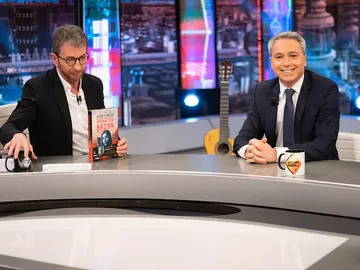 Pablo Motos y Vicente Vallés desvelan lo que no se ve en los informativos Pablo Motos y Vicente Vallés desvelan lo que no se ve en los informativos