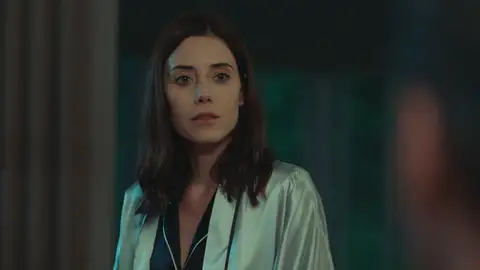 Asya quiere mantener una buena relación con Volkan por el bien de su hijo: "Quiero que Ali tenga buenos recuerdos de esta familia" Asya se está replanteando muchas cosas en su vida y, entre ellas, quiere mantener una buena relación con Volkan por el bien de Ali.