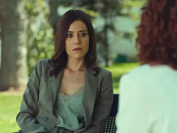 ¡Secretos del pasado salen a la luz!: Asya Günalan le confiesa a la doctora la verdad: “Tu padre me traicionó con tu madre” ¡Secretos del pasado salen a la luz!: Asya Günalan le confiesa a la doctora la verdad: “Tu padre me traicionó con tu madre”