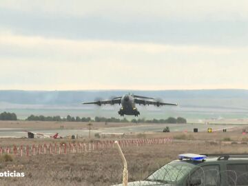 España envía otro avión con armas a Ucrania