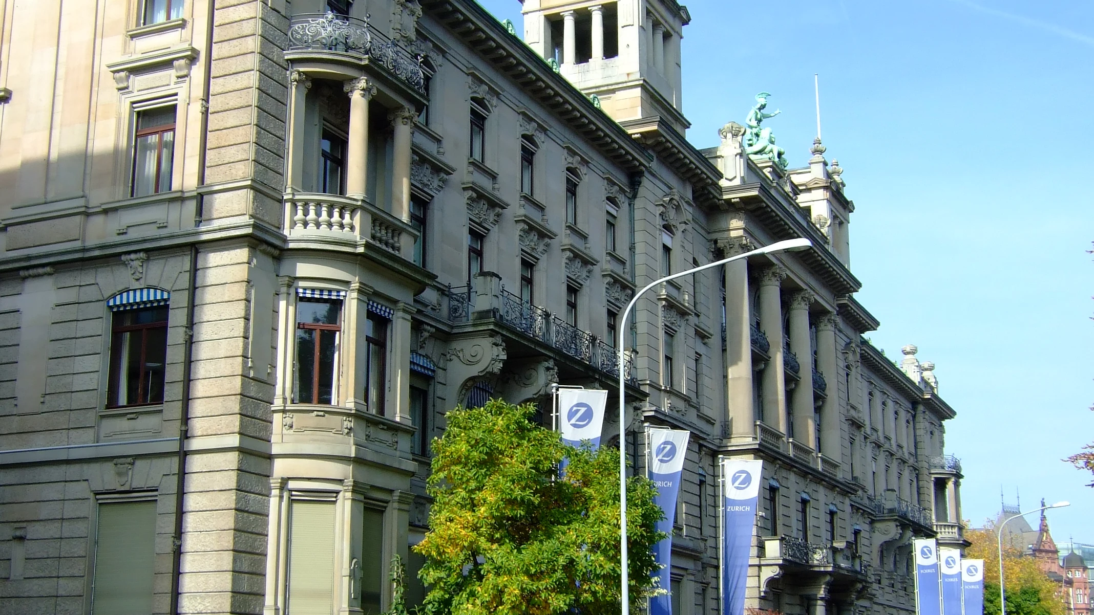 Sede de Zurich Seguros en Suiza Sede de Zurich Seguros en Suiza