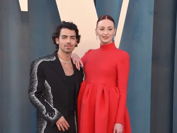 Sophie Turner y Joe Jonas en la fiesta de Vanity Fair Sophie Turner y Joe Jonas en la fiesta de Vanity Fair