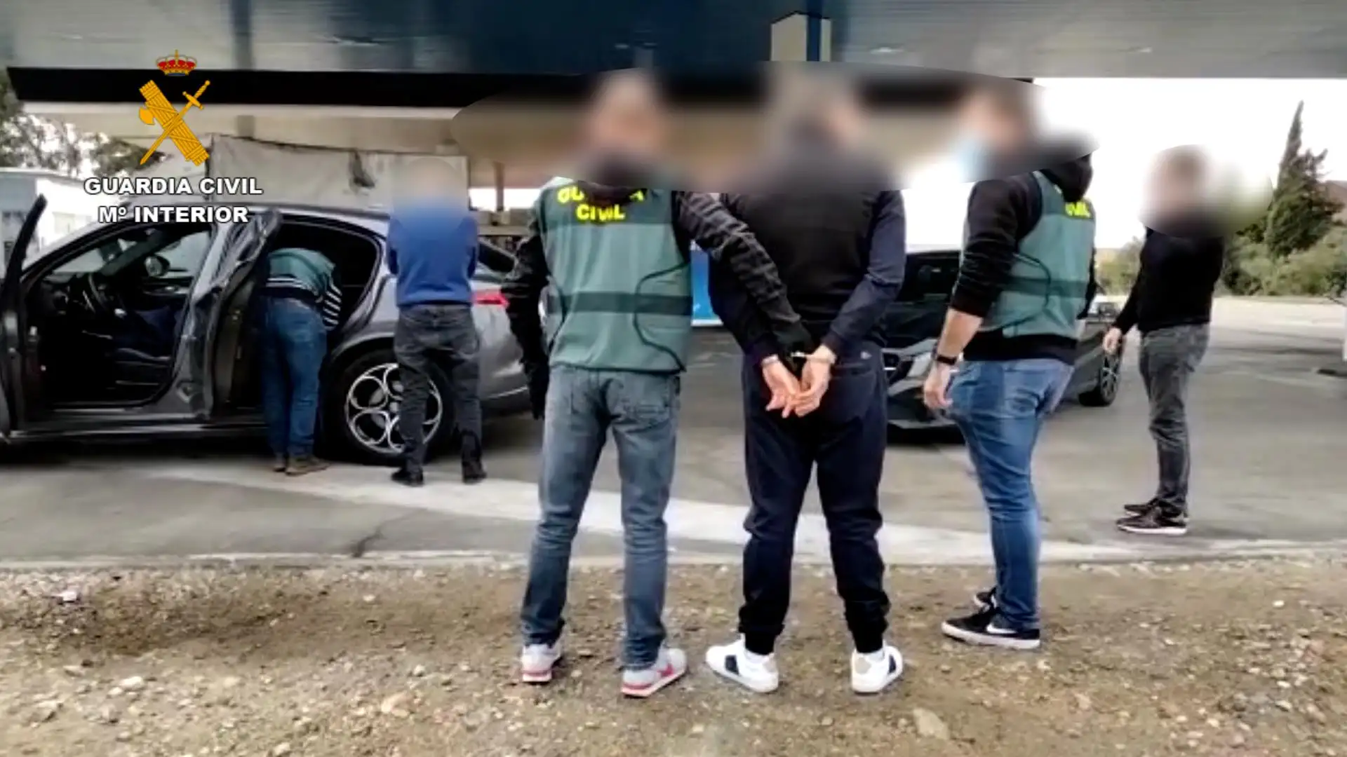 Roban a una familia de refugiados ucranianos en la autovía de Castellón Roban a una familia de refugiados ucranianos en la autovía de Castellón