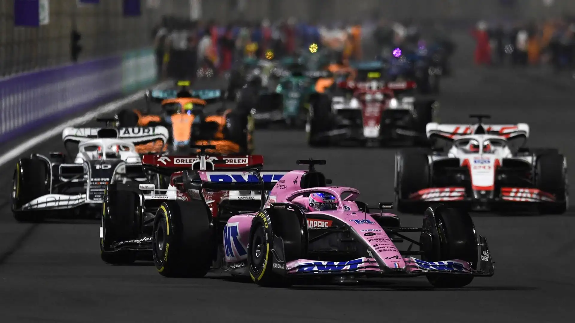 Fernando Alonso tras su abandono en el GP de Arabia Saud&iacute;: "Las sensaciones son mejores que los resultados"
