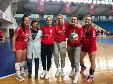 El club de Voleibol Emevé de Lugo acoge a 4 refugiadas ucranianas 