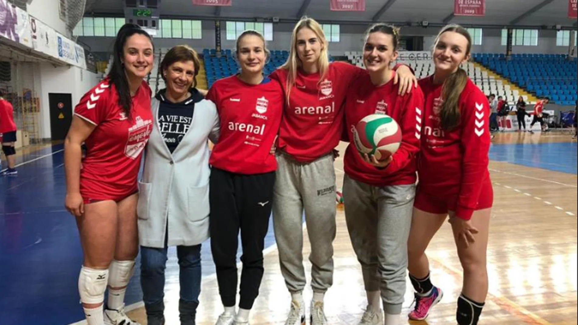 El club de Voleibol Emevé de Lugo acoge a 4 refugiadas ucranianas 