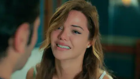 Züleyha se aleja de Yilmaz: “Ya no hay ninguna diferencia entre Demir y tú” Züleyha se aleja de Yilmaz: “Ya no hay ninguna diferencia entre Demir y tú”