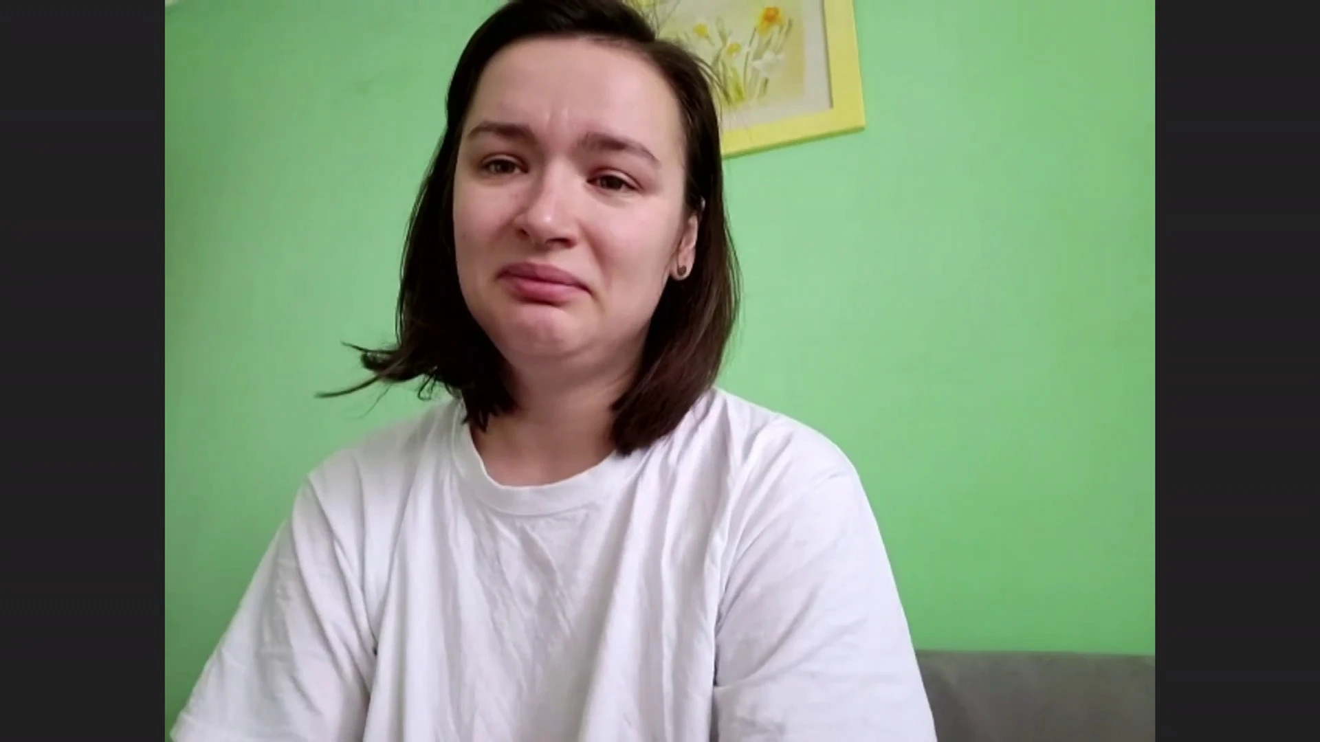Alexandra, una ucraniana en Kiev, entre lágrimas: "La única forma de ayudar a la población es darnos armamento" Alexandra, una ucraniana en Kiev, entre lágrimas: "La única forma de ayudar a la población es darnos armamento"