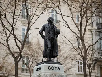Efemérides 30 de marzo - estatua Francisco de Goya
