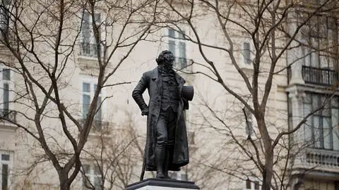 Efemérides 30 de marzo - estatua Francisco de Goya Efemérides 30 de marzo - estatua Francisco de Goya