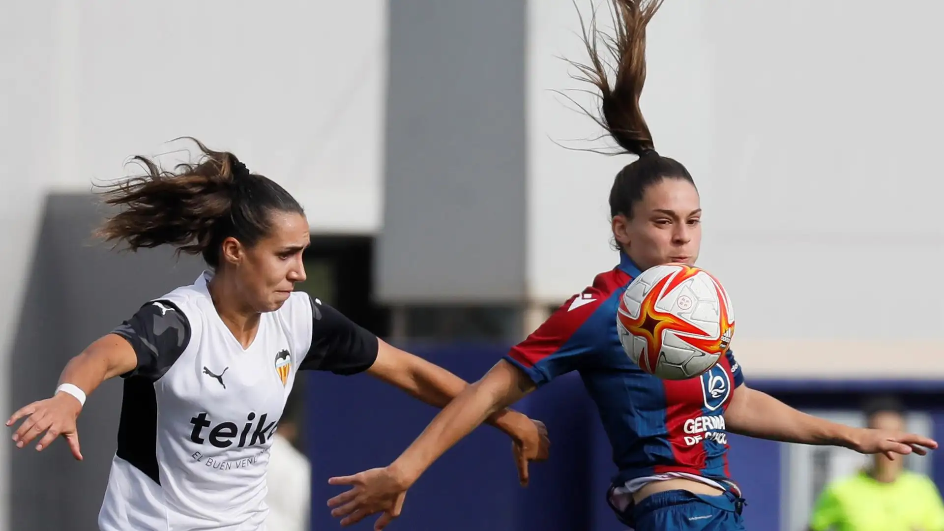 Gio Queiroz (d), con el Levante Gio Queiroz (d), con el Levante