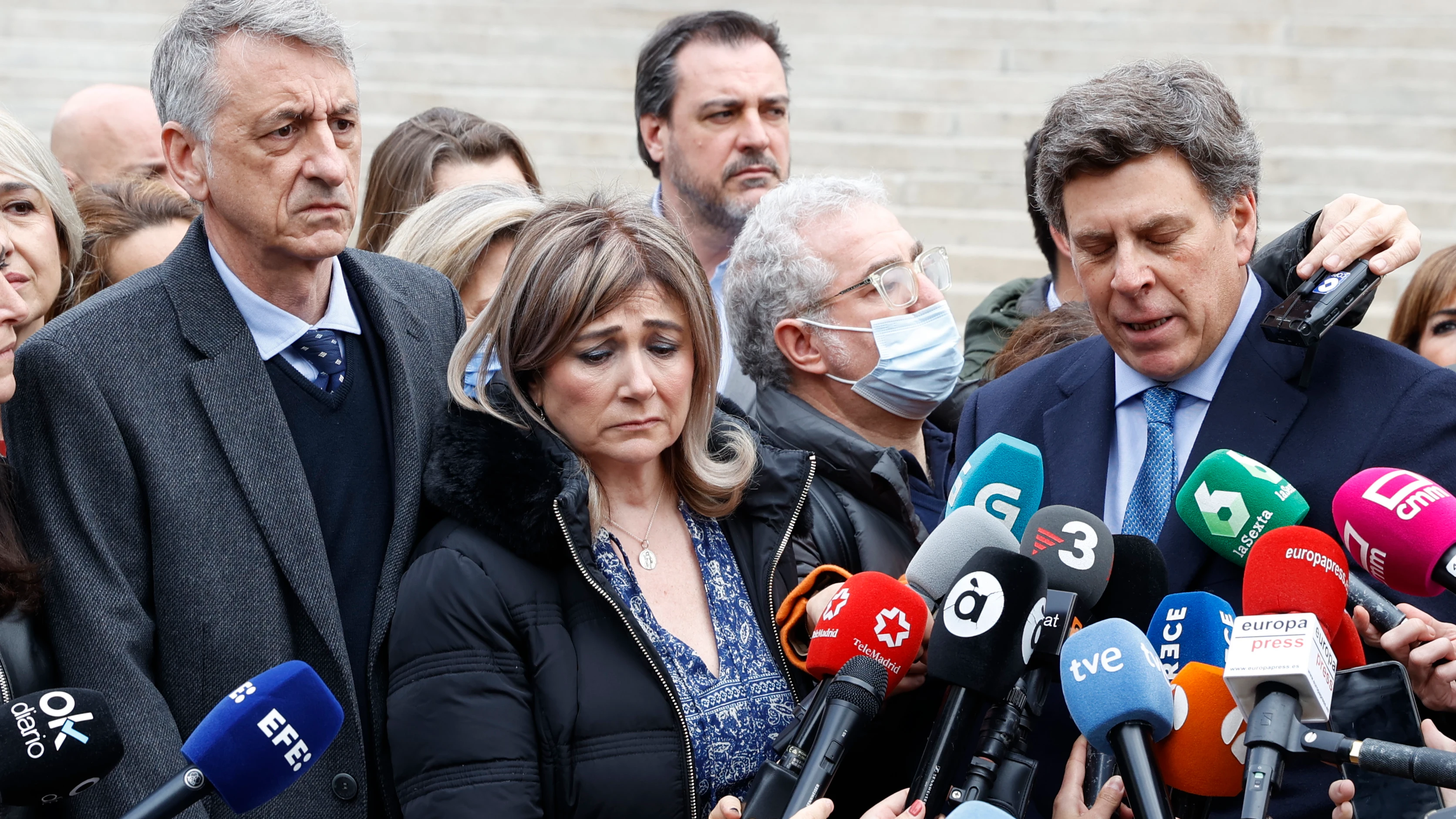 La madre de Marta Calvo, Marisol Buron, y el padre de Diana Quer La madre de Marta Calvo, Marisol Buron, y el padre de Diana Quer
