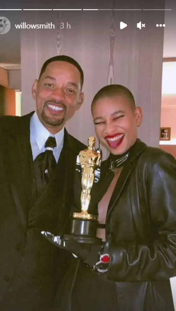 Will Smith y su hija Willow en la fiesta después de los Oscar