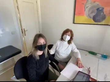 Vivir con afasia, el trastorno del habla que cambia la vida: "Mi madre me dijo, hijo ya no soy Isabel, no me reconozco" Vivir con afasia, el trastorno del habla que cambia la vida: "Mi madre me dijo, hijo ya no soy Isabel, no me reconozco"