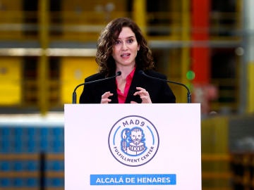 Isabel Díaz Ayuso pide el cese de "ministros o ministres" 