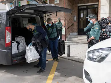 Agentes de la Guardia Civil en el lugar del crimen Agentes de la Guardia Civil en el lugar del crimen