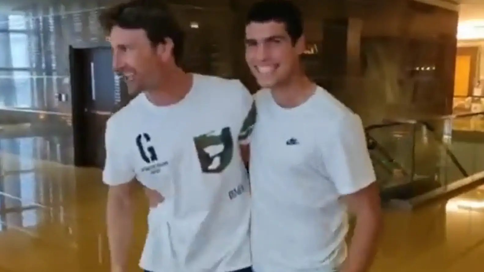 La reacción de Alcaraz a la sorpresa de Ferrero: vuelve a Miami para apoyarle tras perder a su padre La reacción de Alcaraz a la sorpresa de Ferrero: vuelve a Miami para apoyarle tras perder a su padre